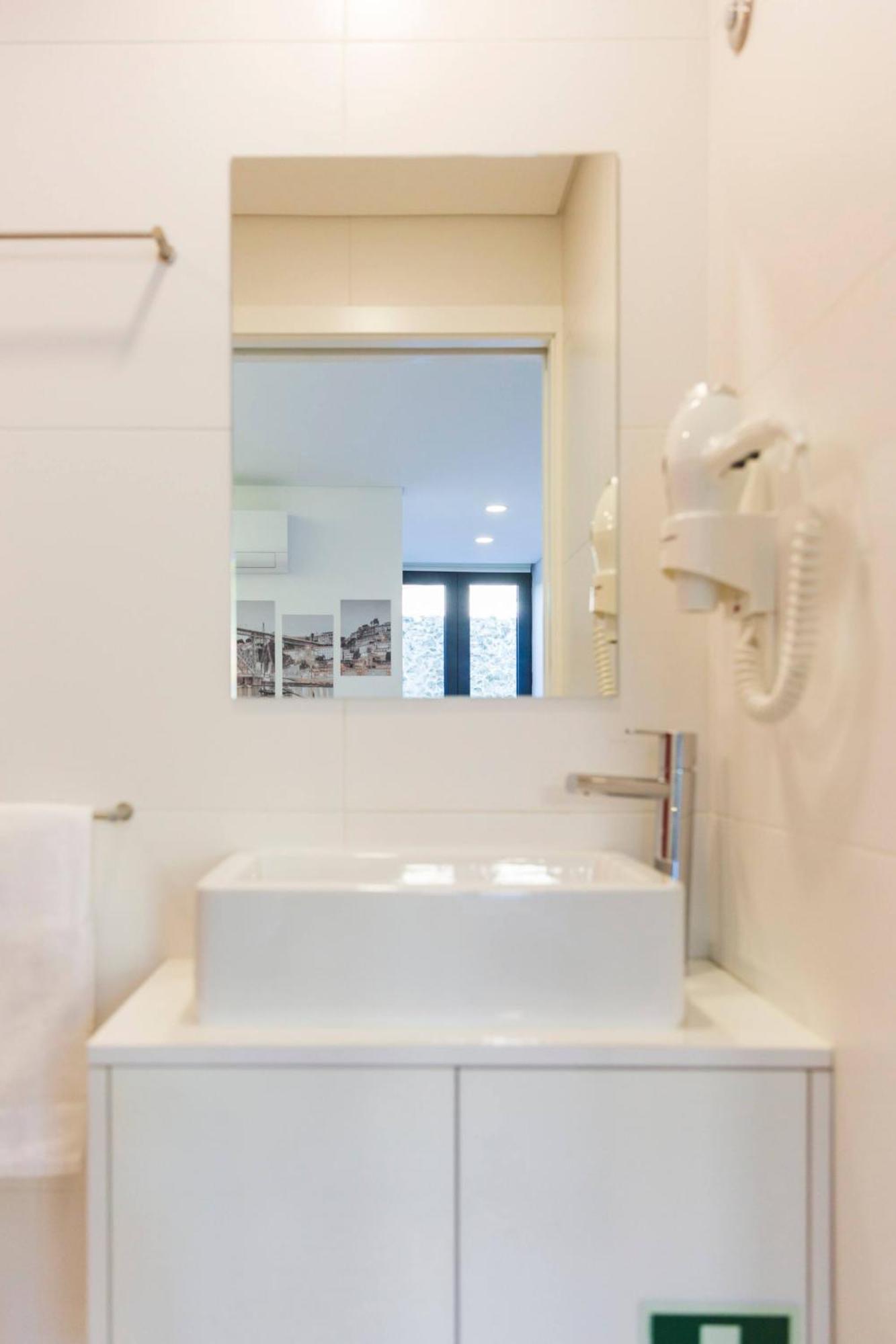 Aposentus - Your Home At Pinheiro'S Studio Porto Ngoại thất bức ảnh